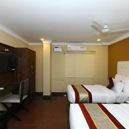 Hotel Titanium Tower Chennai Exterior foto