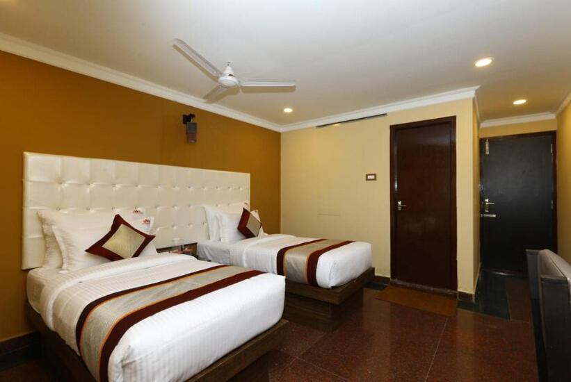 Hotel Titanium Tower Chennai Exterior foto